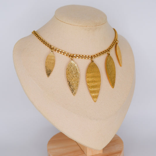Colar Folhas
