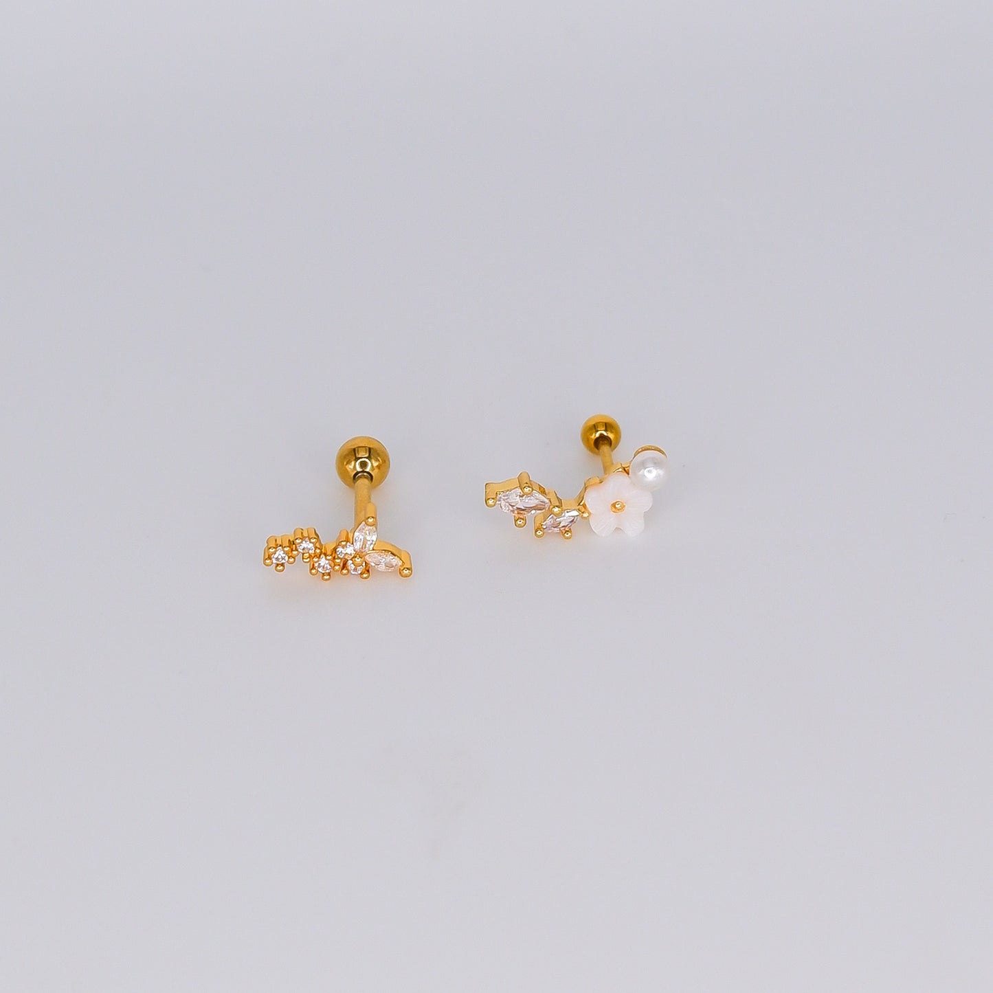 Piercing Bolinha Borboleta e Flor com Pérola