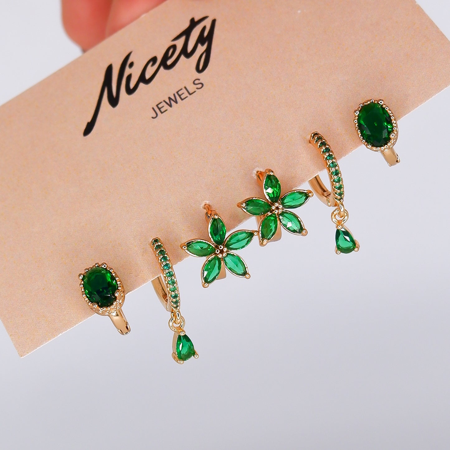 Pack Dourado Brilho Oval, Pendente Gota e Flor Verde