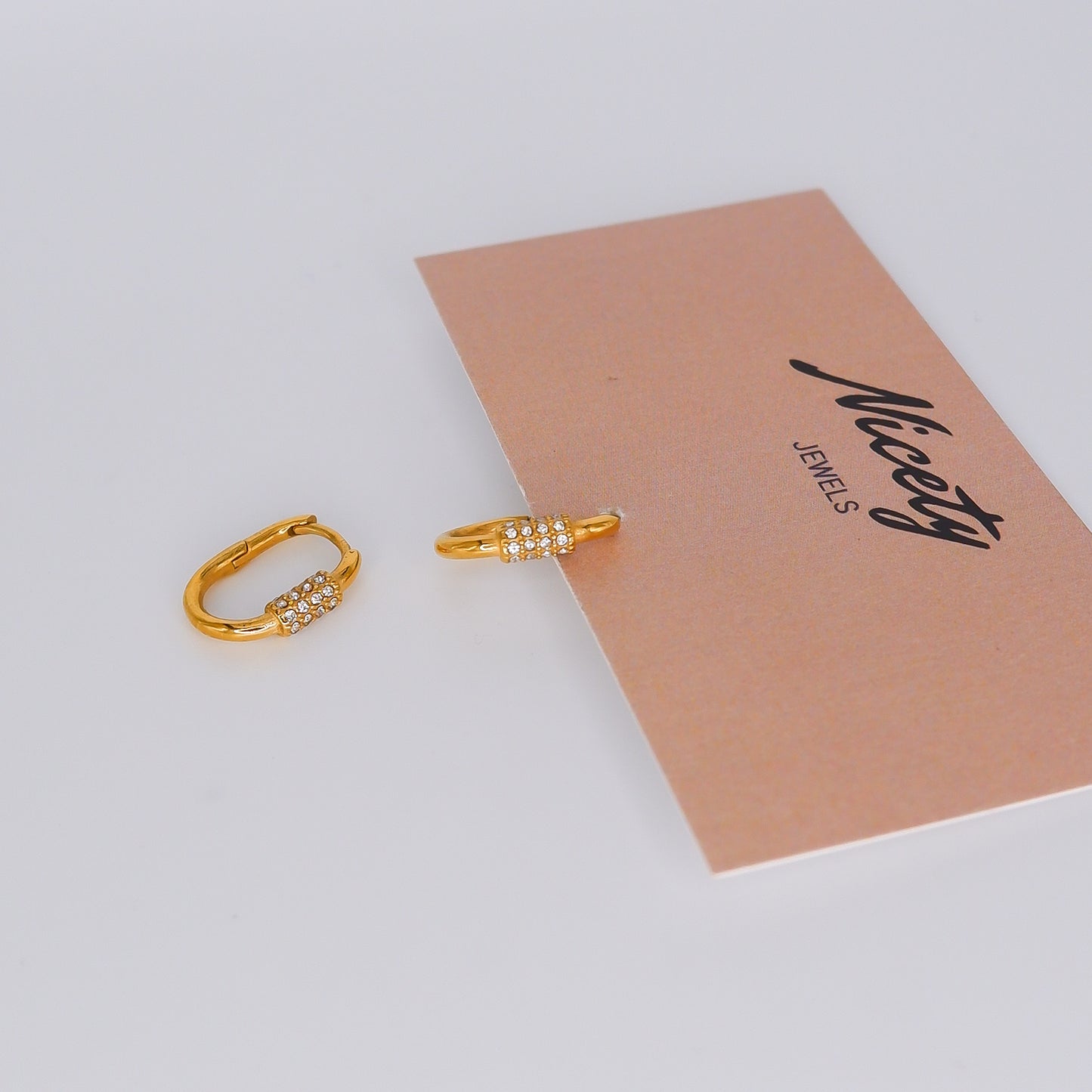 Argola Oval Brilhantes Transparentes