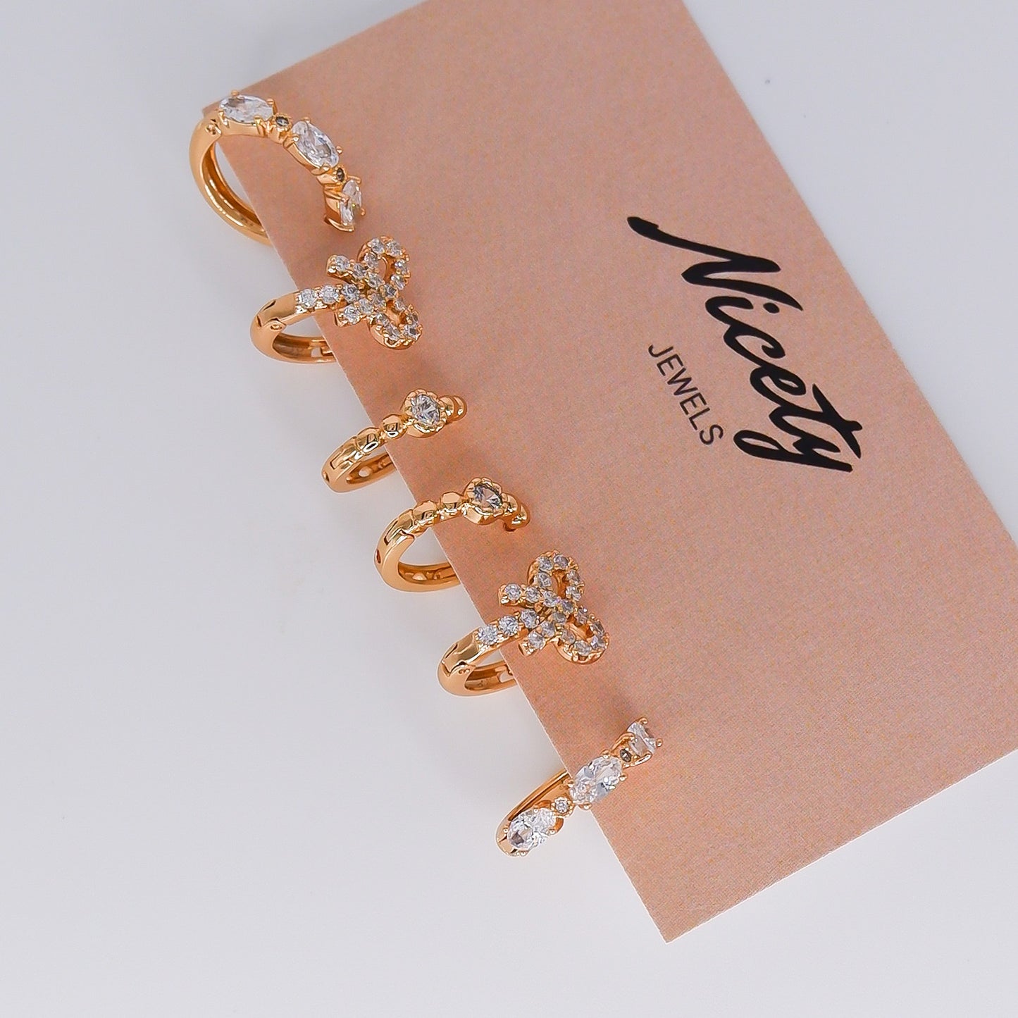 Pack Dourado com Brilhos e Laço