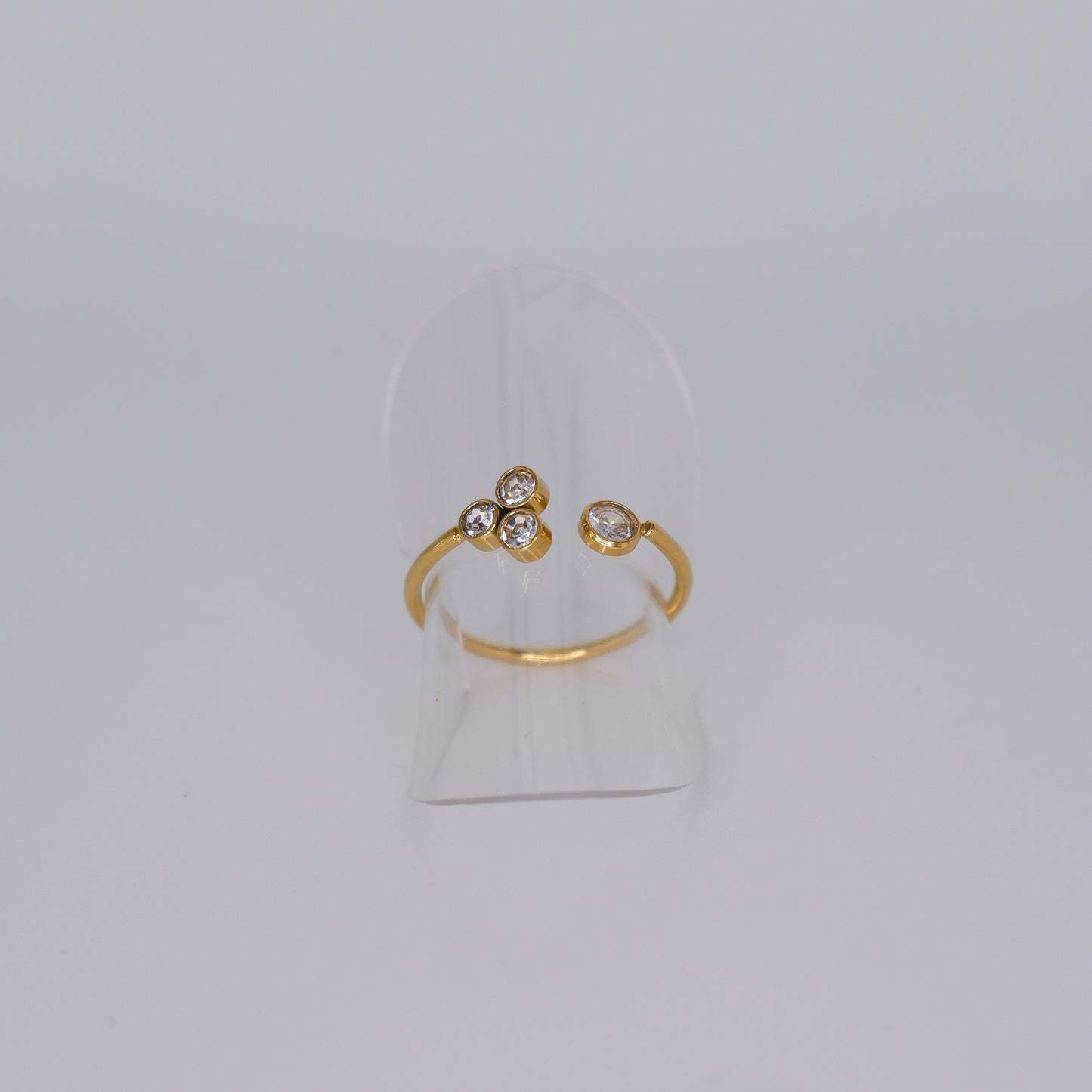 Anel Ajustável Dourado com Pedras Transparentes