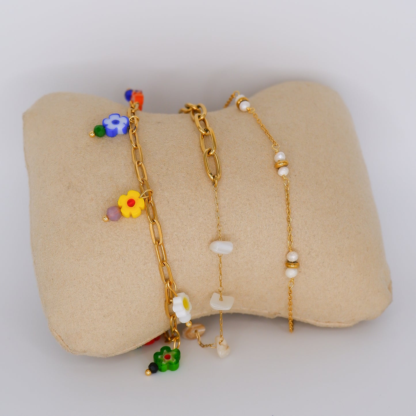 Pulseira Pé Dourada Flores, Malha e Pérolas