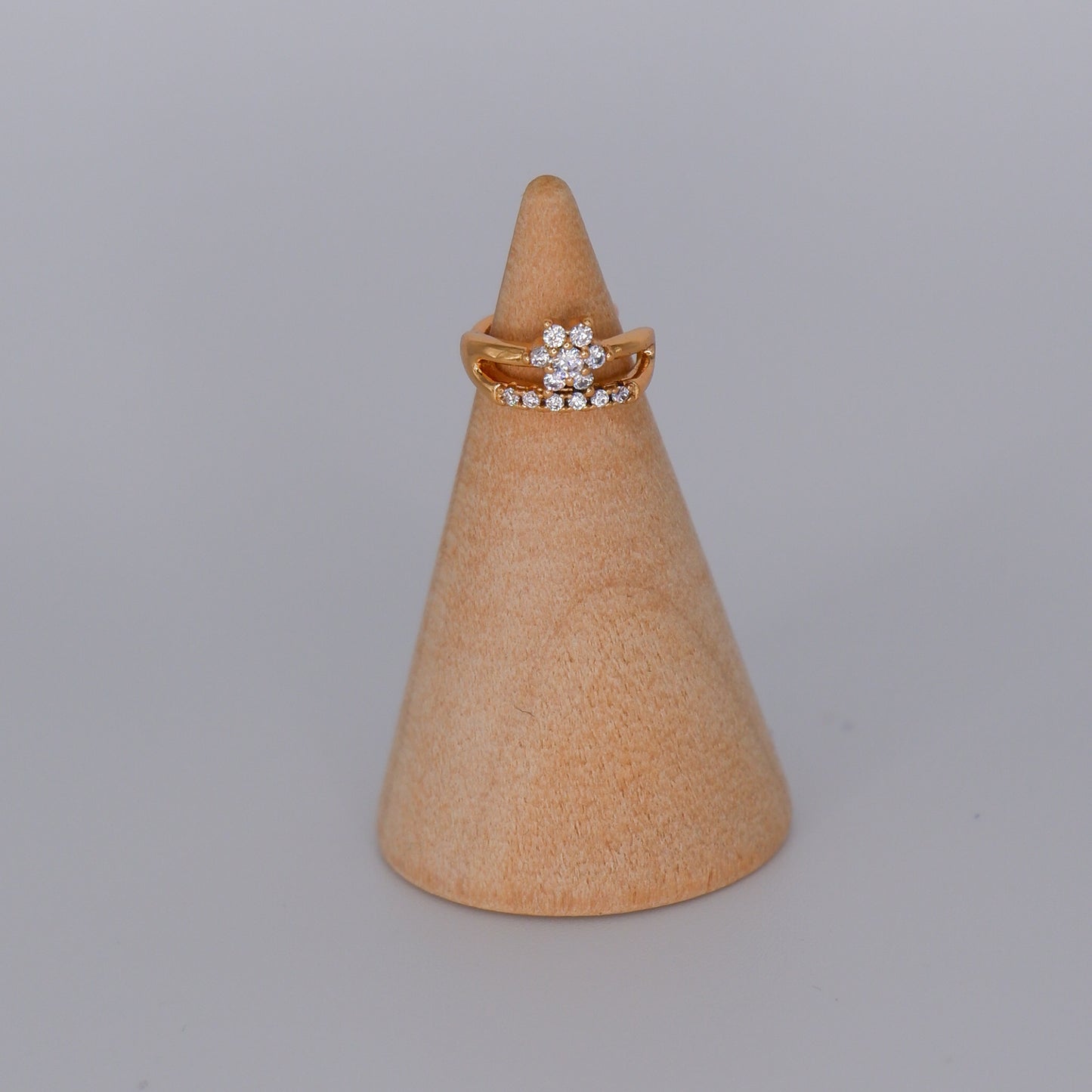 Earcuff Hipoalergénica Flor Brilhantes