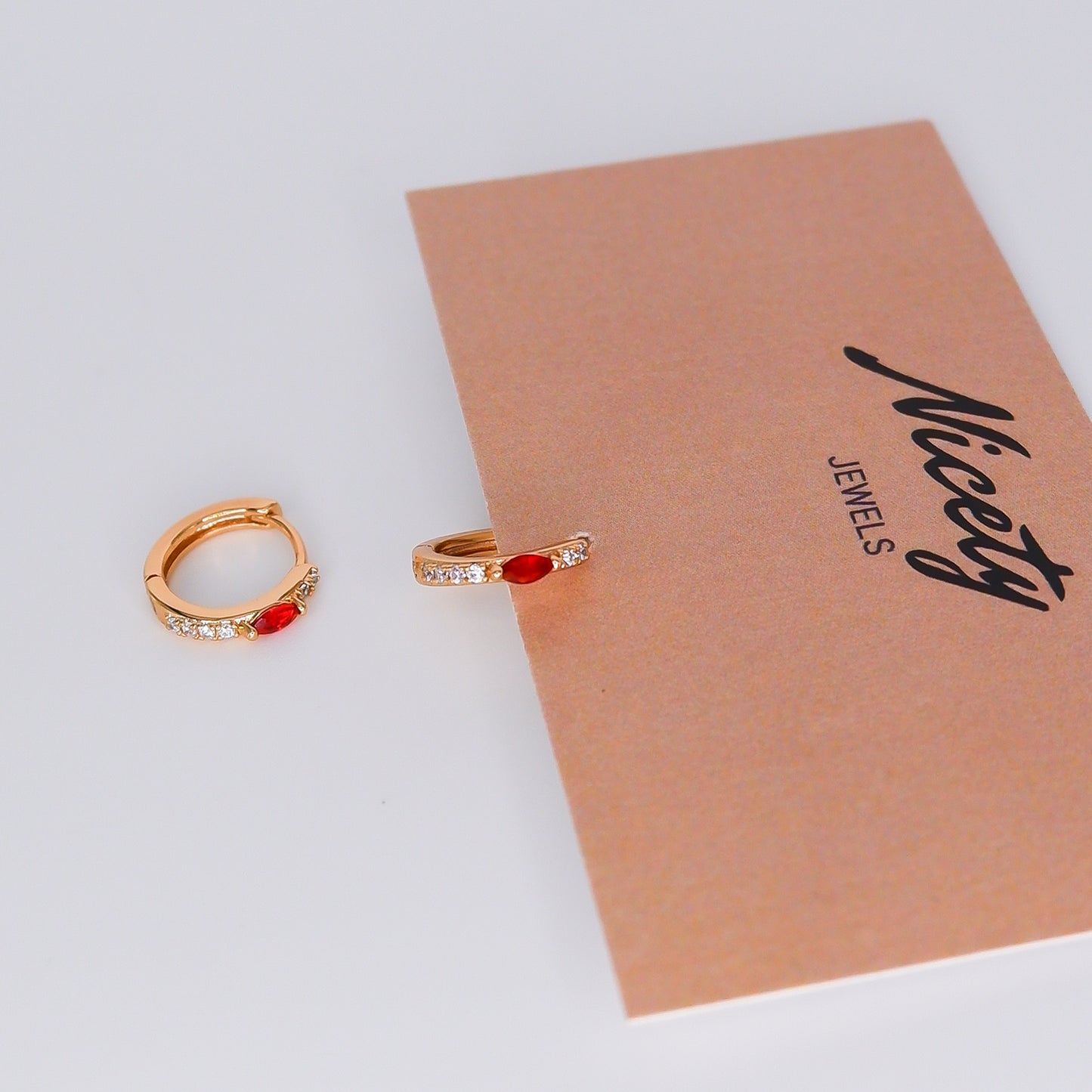 Argola Hipoalergénica 1 Brilhante Oval Vermelha