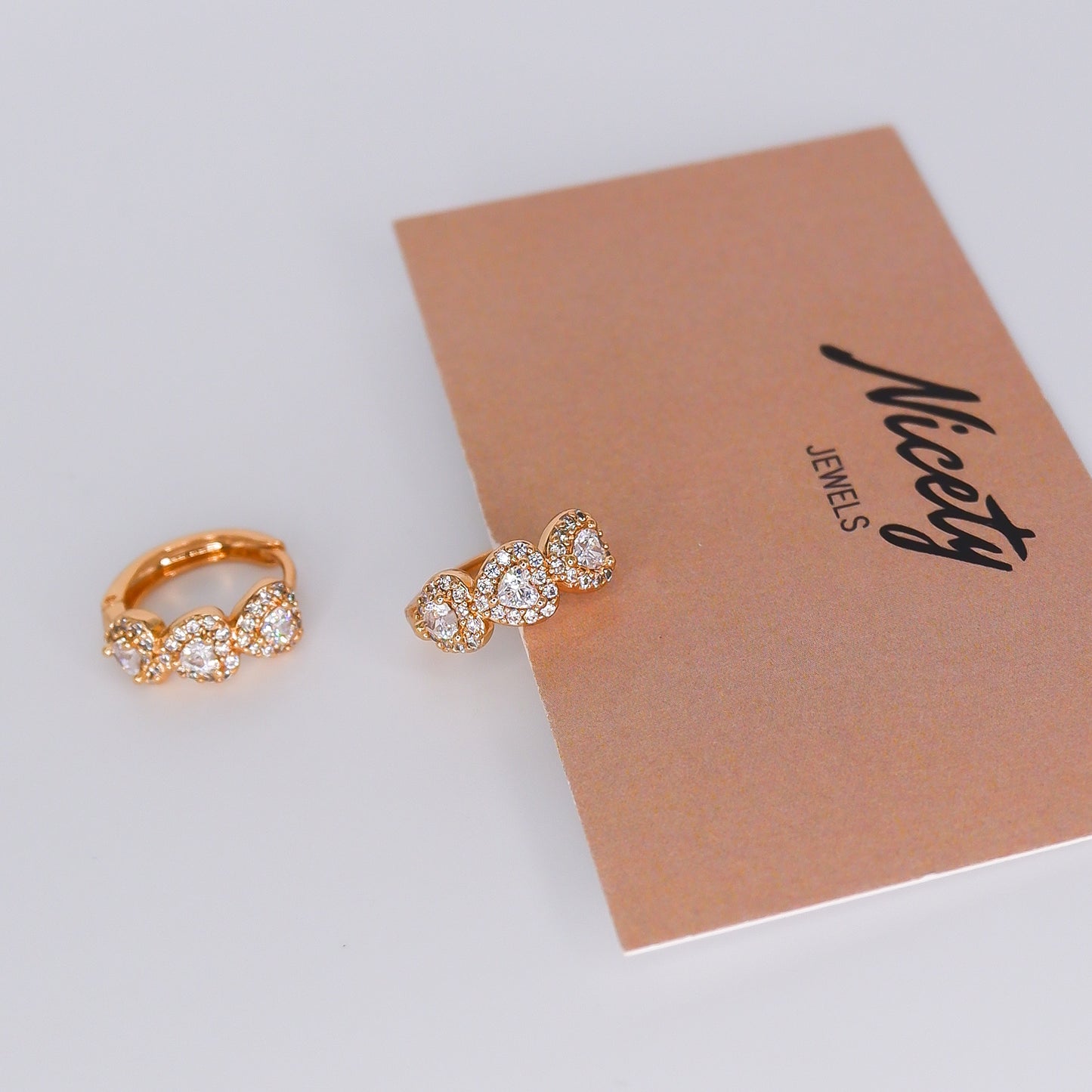 Argola Hipoalergénica 3 Corações