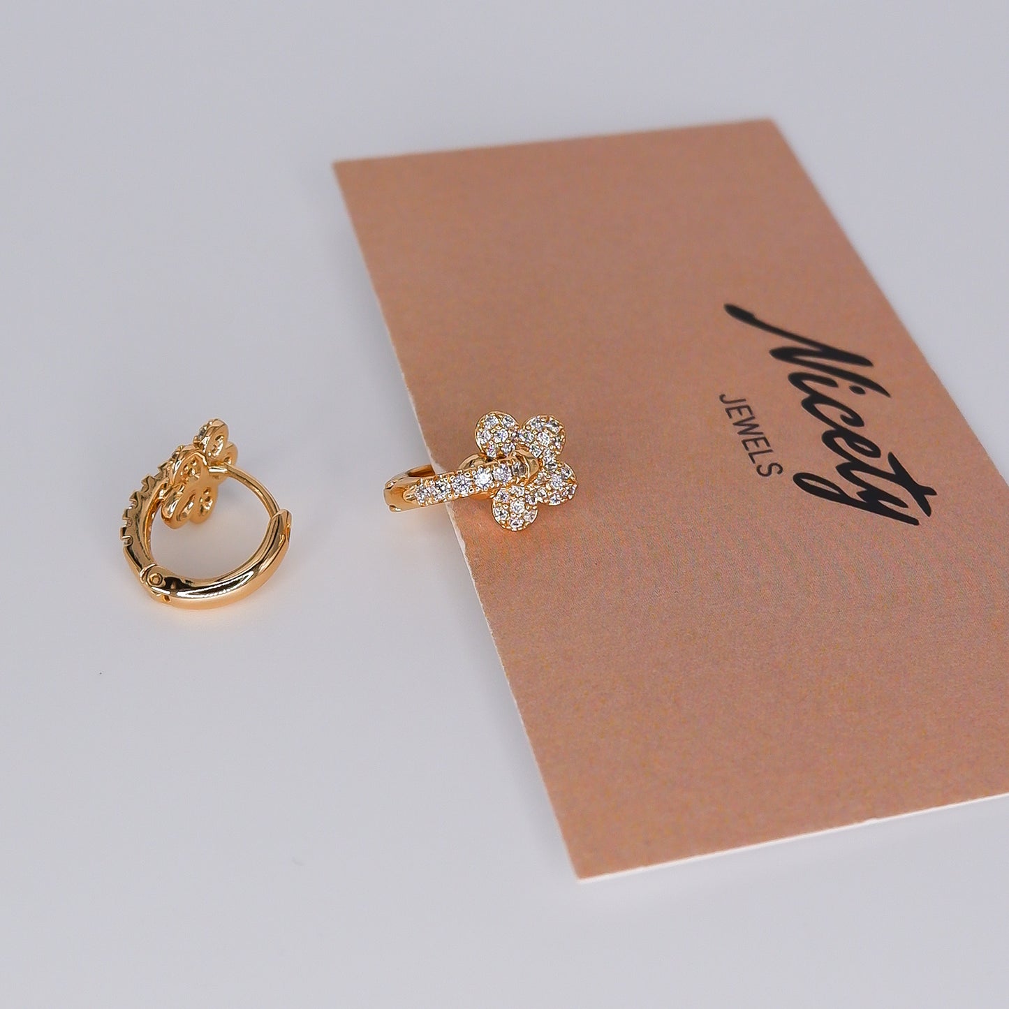 Argola Hipoalergénica Flor