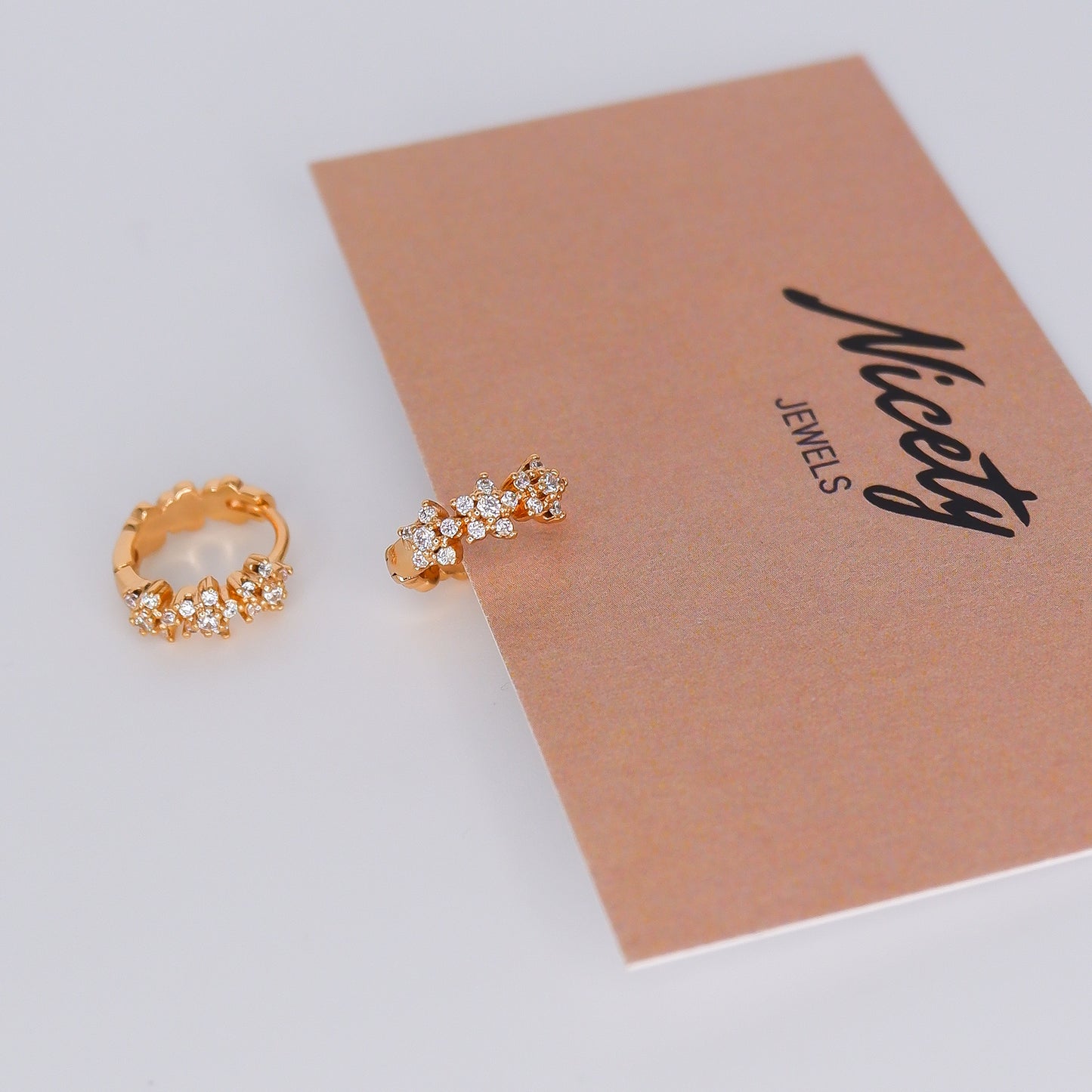 Argola Hipoalergénica 3 Flores