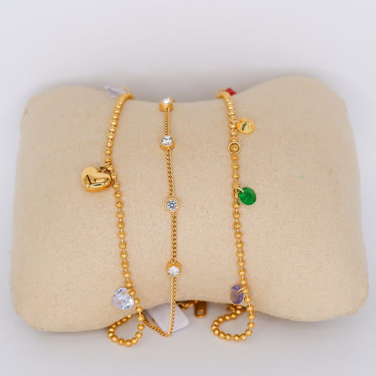 Pulseira Pé Dourada Coração, Bolas transparentes e coloridas
