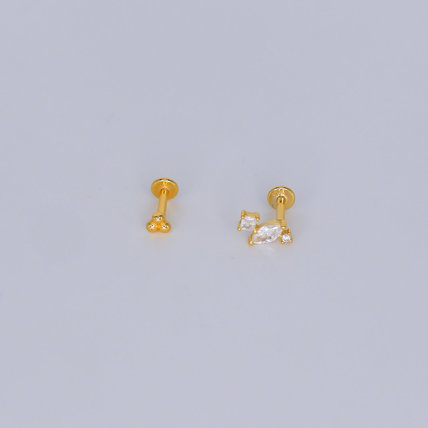 Piercings Achatados Dourados #37 três bolas e três brilhos