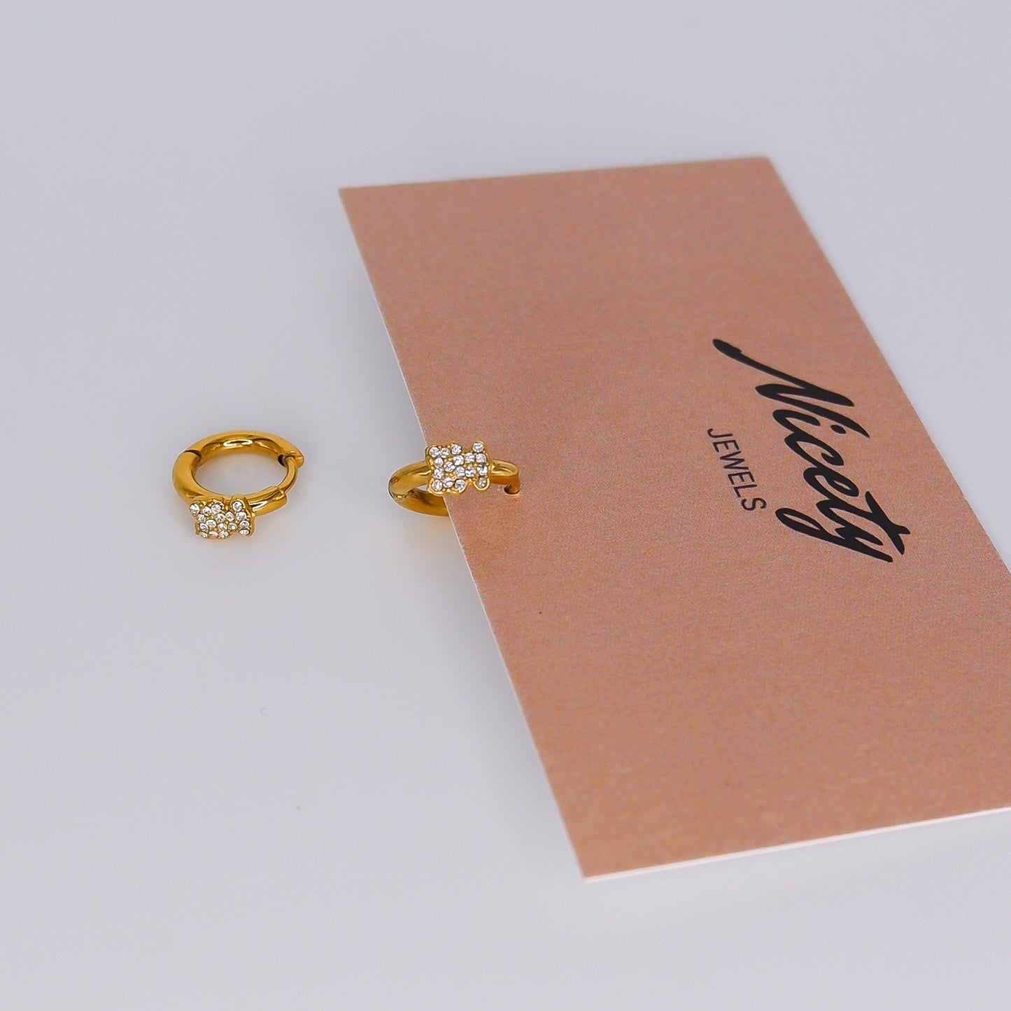 Argola Dourada Básicas com Urso