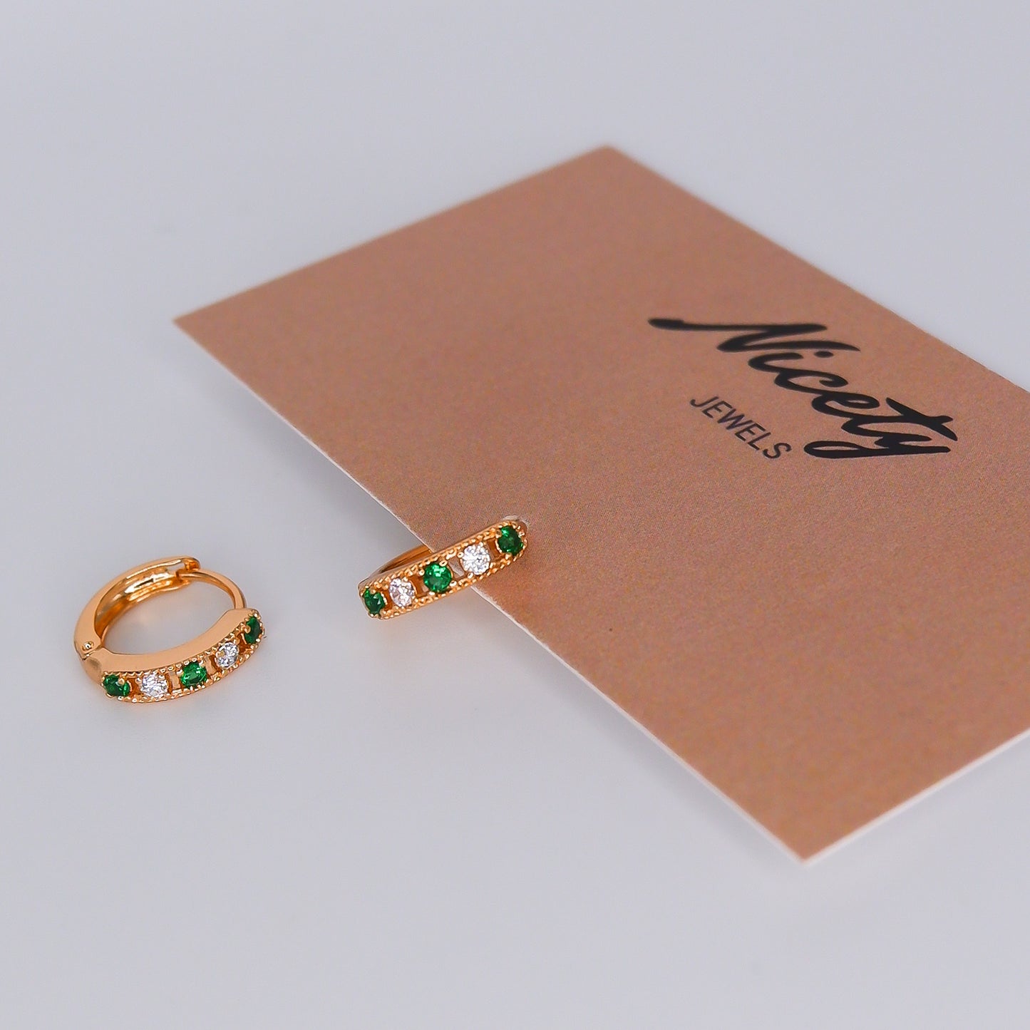 Argola Hipoalergénica Básica Verde e Transparente