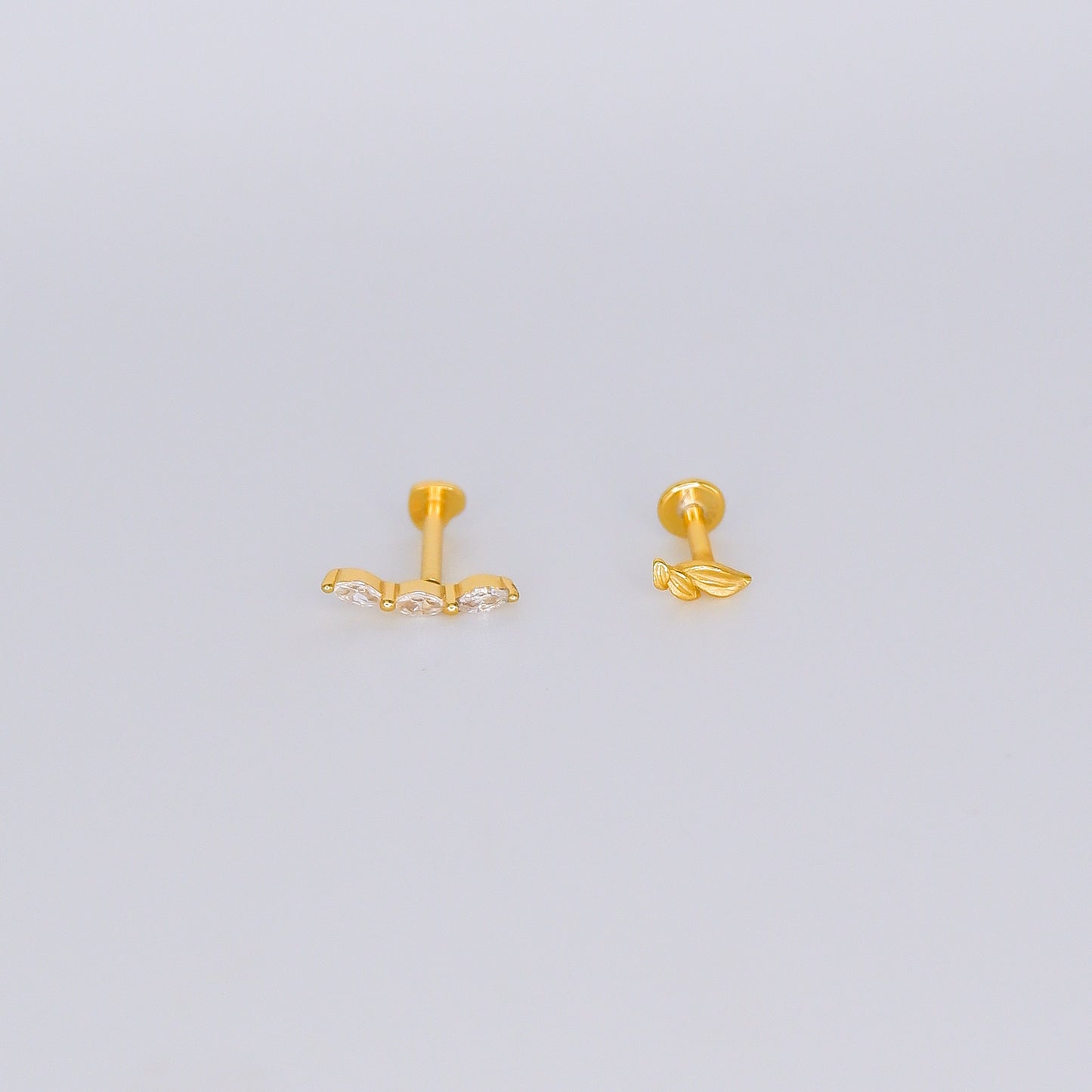 Piercings Achatados Dourados #39 Folha e 3 Brilhos