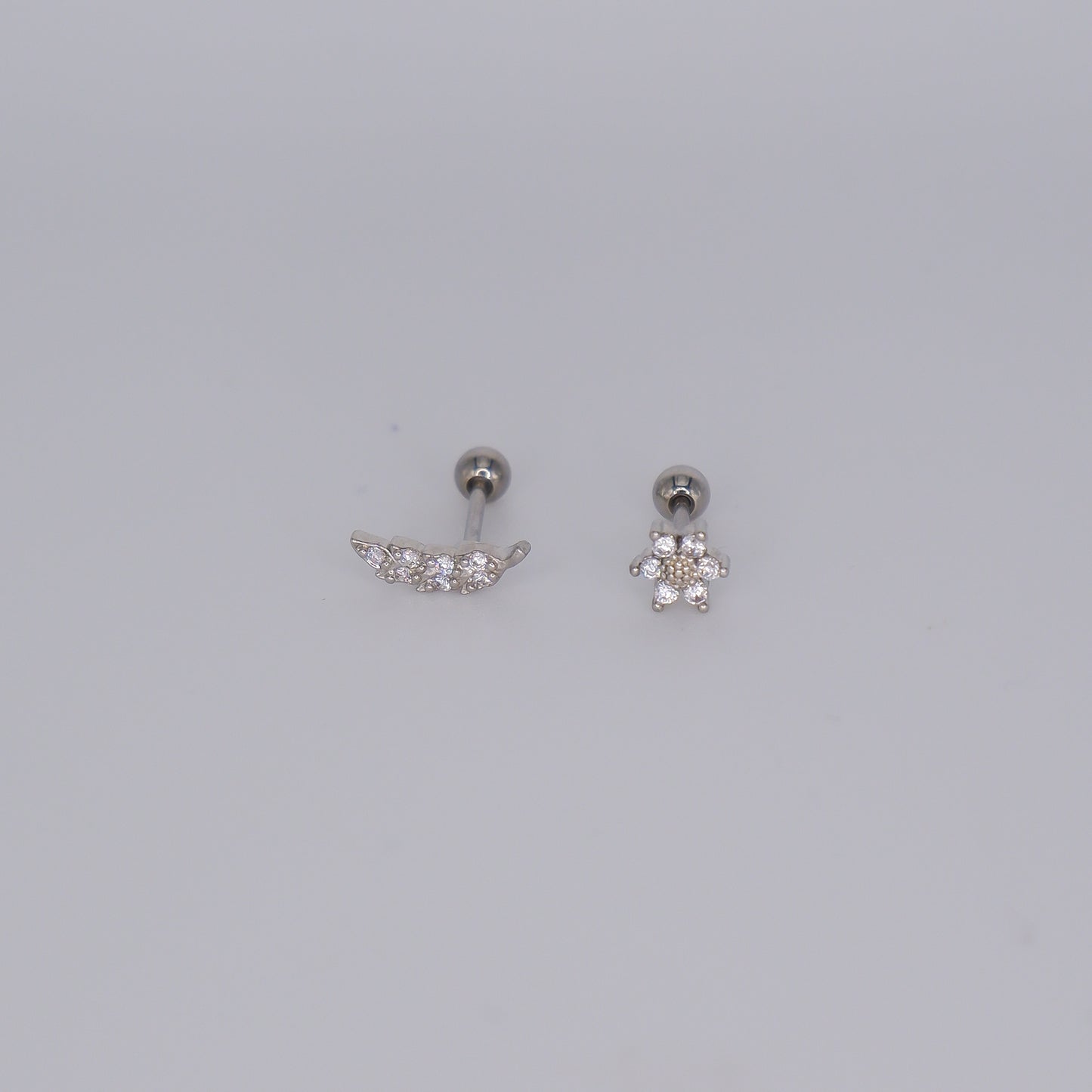 Piercing Bolinha Aço Inoxidável Prateado Folha e Flor