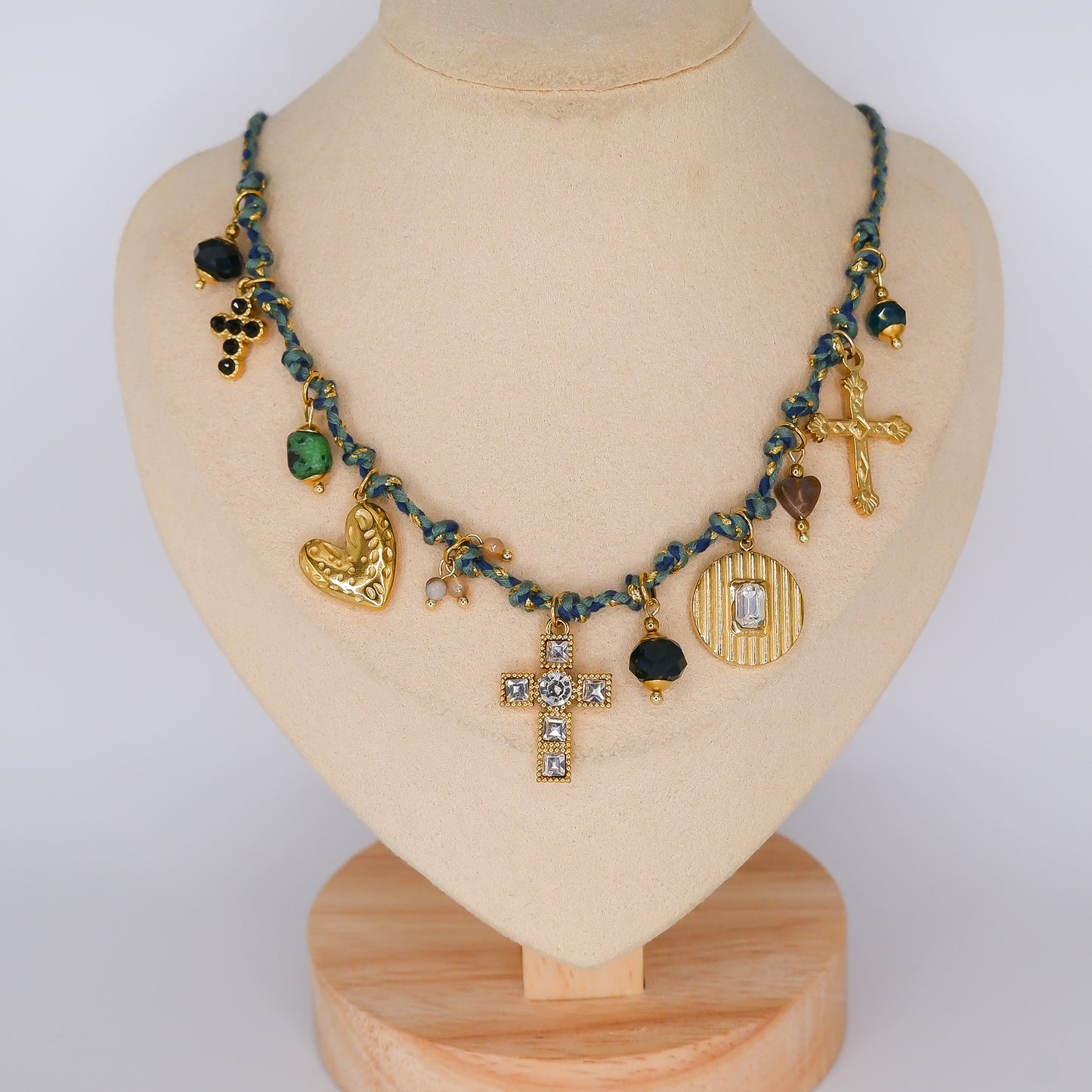 Colar de Fio Azul com Pendentes