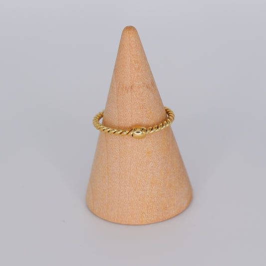 Anel Dourado Entrelaçado