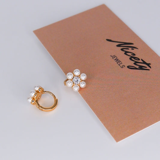 Argola Hipoalergénica Flor Pérolas