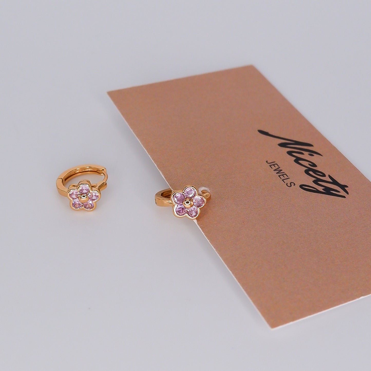 Argola Hipoalergénica Flor Rosa bébé