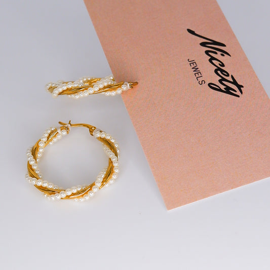 Argola com Pérolas Entrelaçada