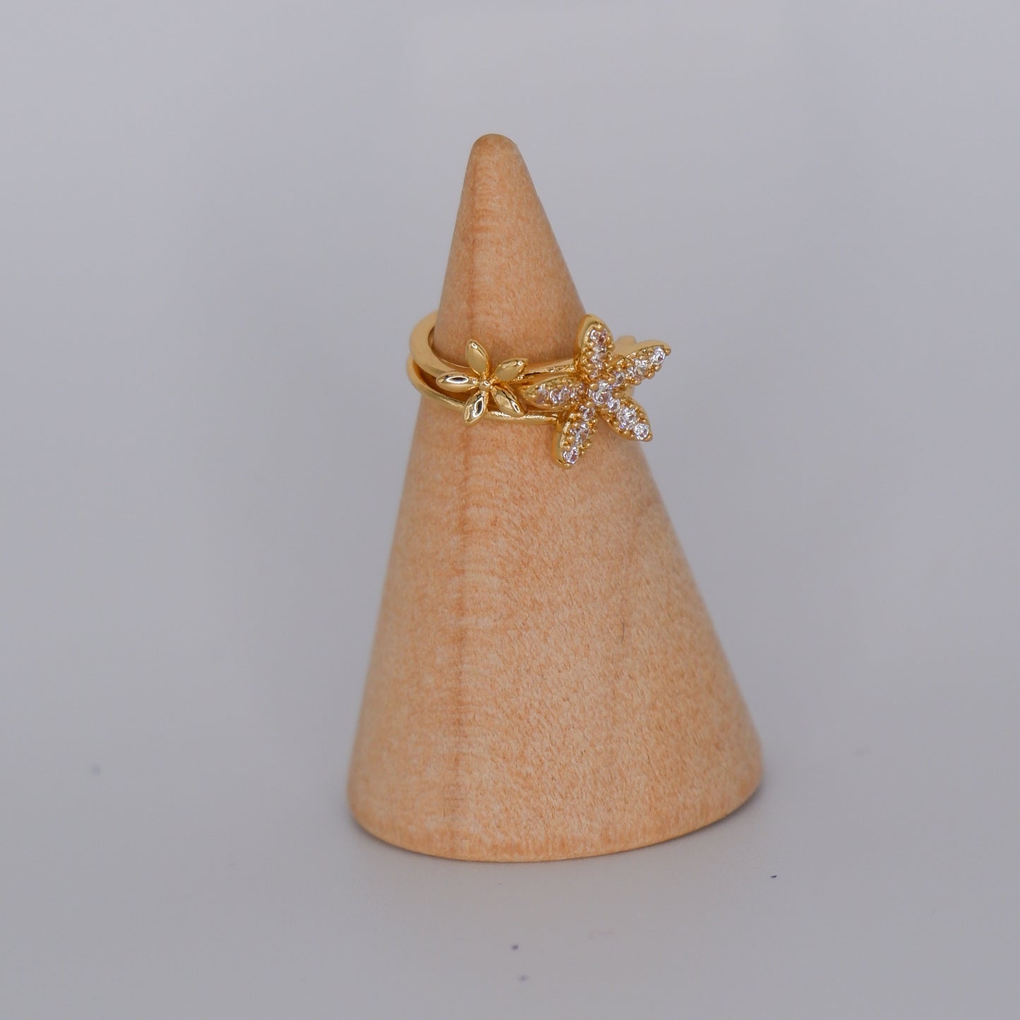 Earcuff Dourada Flores