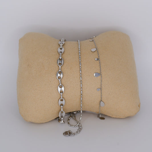 Pulseira Pé Prateada Malha e Pendentes