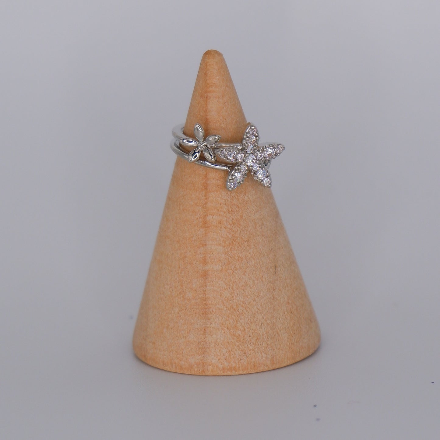 Earcuff Prateada Flores