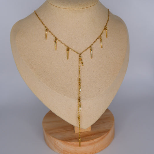 Colar Dourado com muitos pendentes