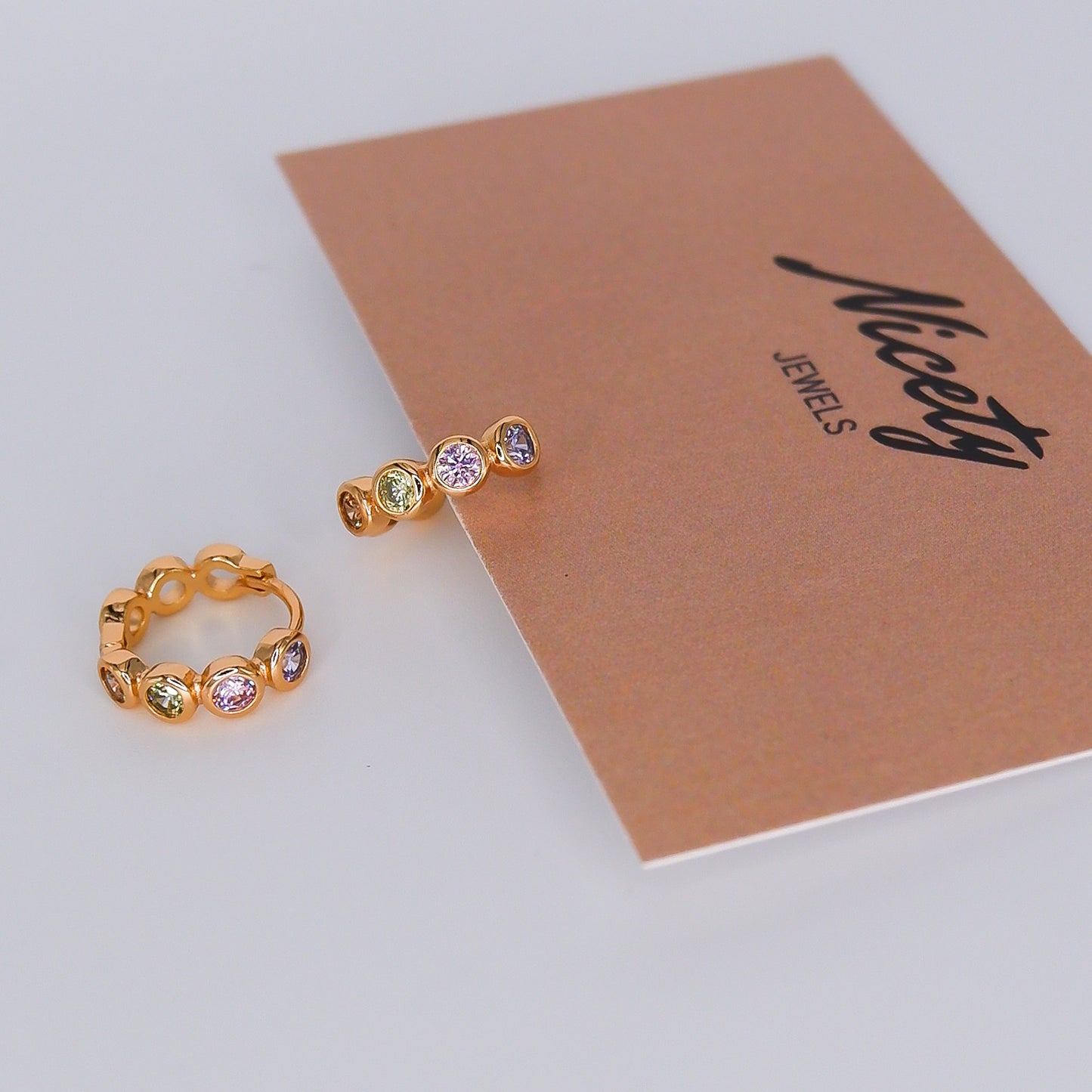 Argola Hipoalergénica 4 Brilhantes Pastel