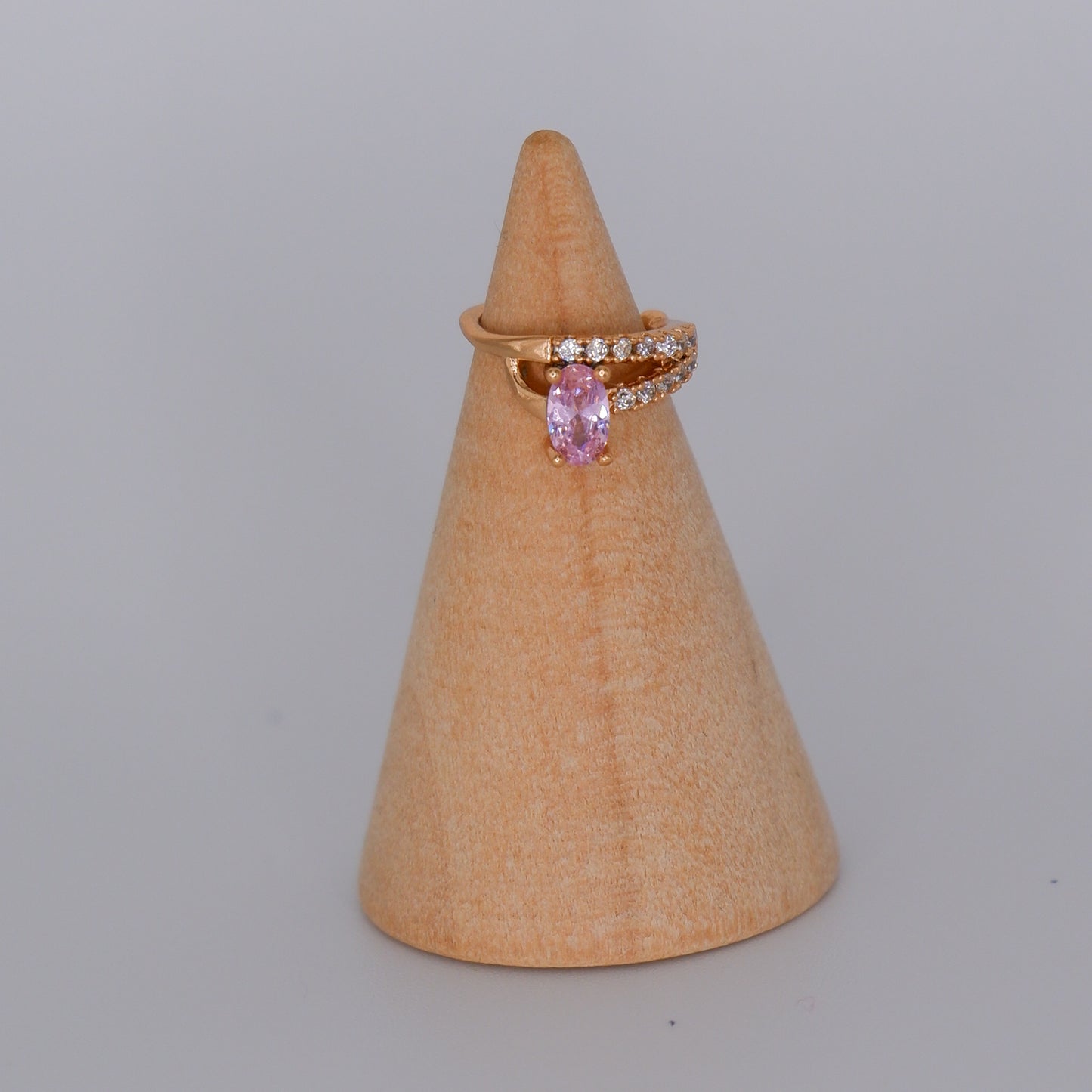 Earcuff Hipoalergénica Pedra Rosa bébé