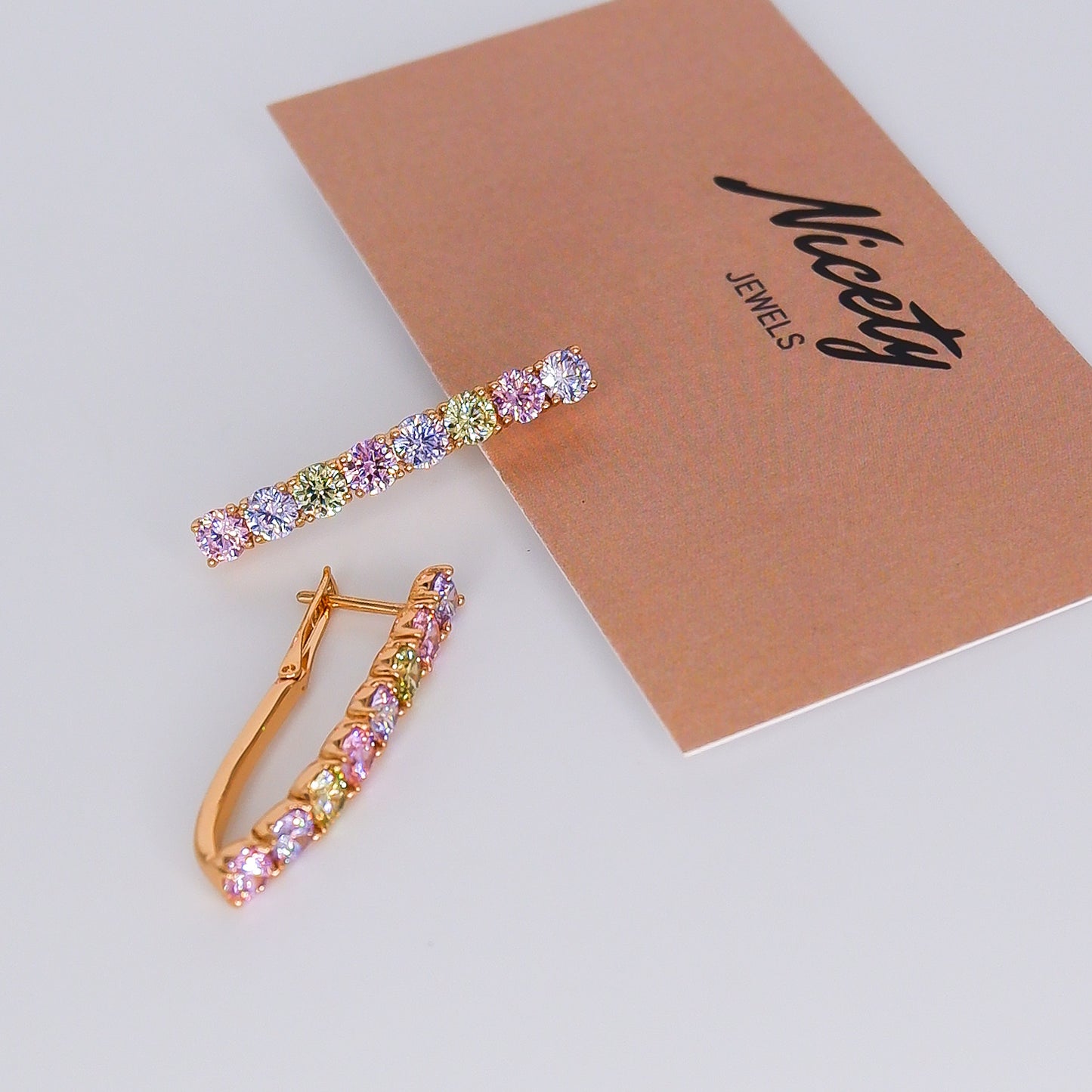 Argola Hipoalergénica Reta Brilhante Pastel