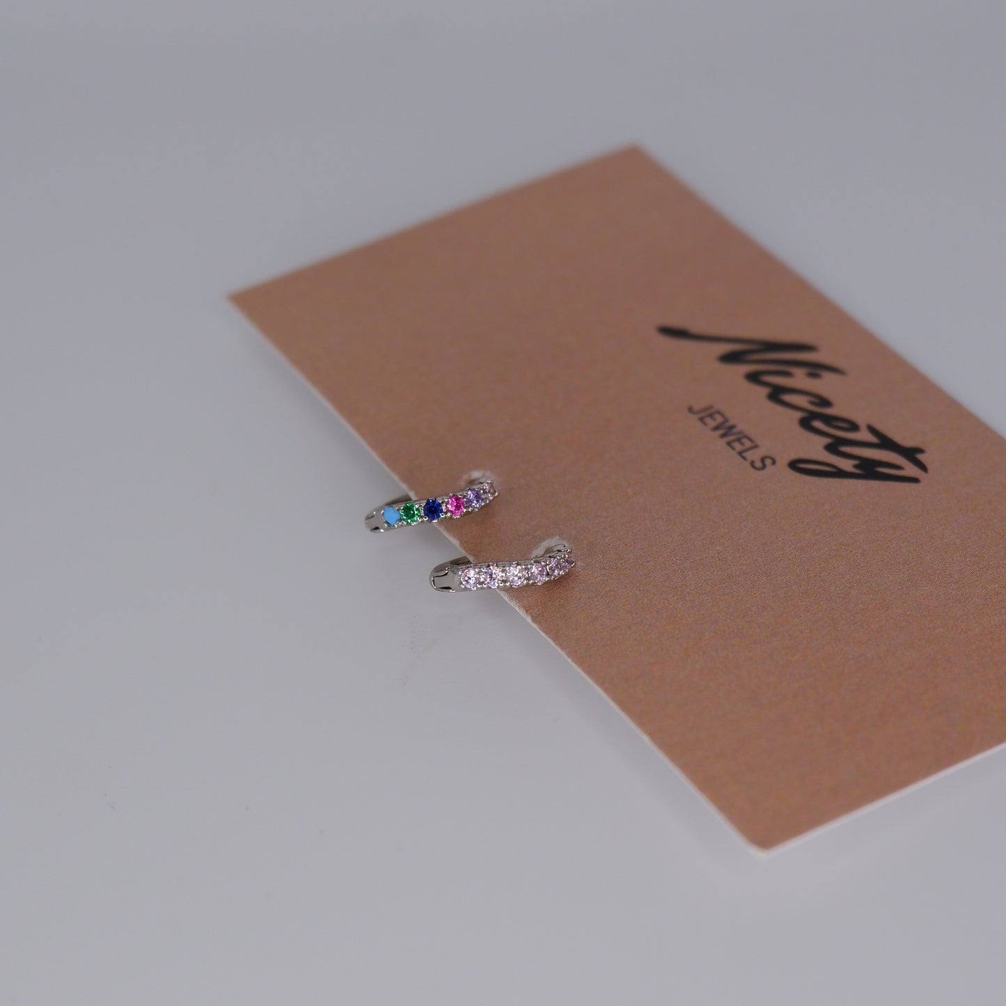 Mini Argolas 7,5mm Hipoalergénicas Prateadas Tortas Coloridas e Rosa Bébé