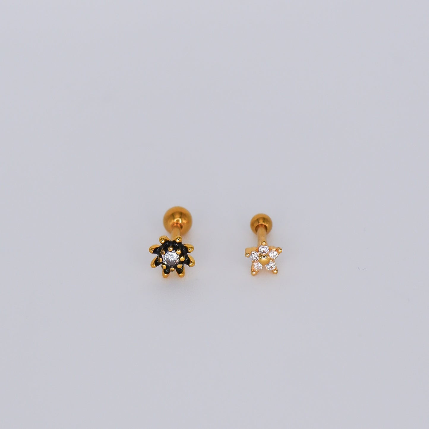 Piercing Bolinha Flor Preta e Flor Transparente