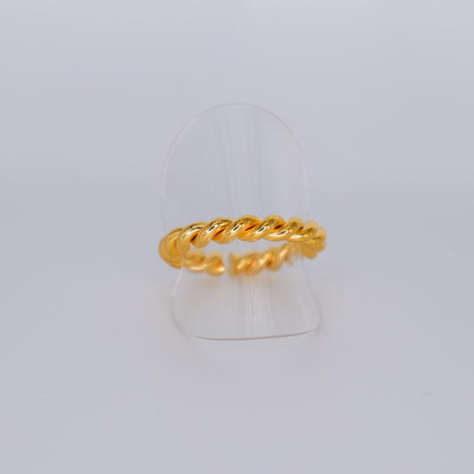 Anel Dourado Entrelaçado