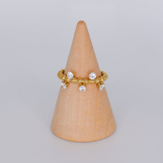 Anel Dourado com Brilhantes