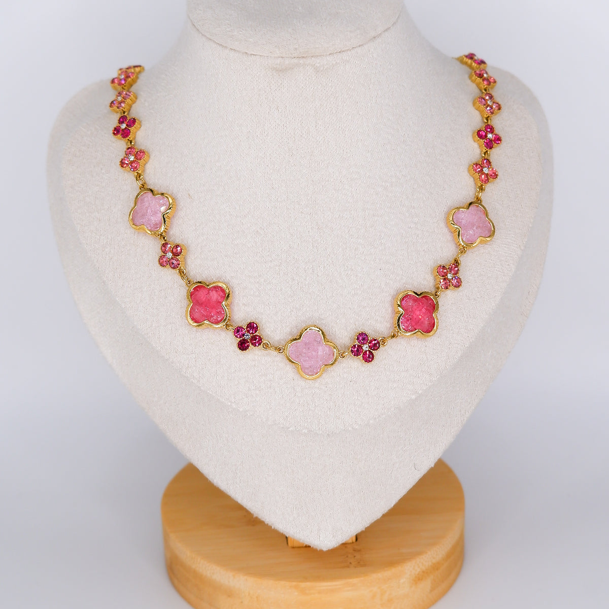 Colar Trevo Rosa