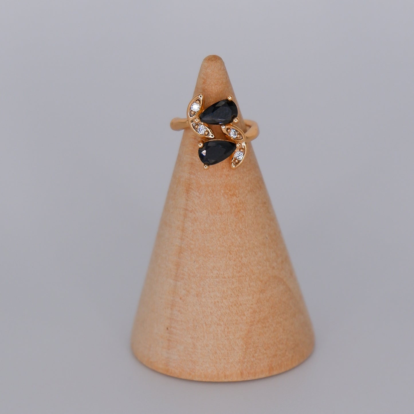 Earcuff Hipoalergénica Gotas Pretas