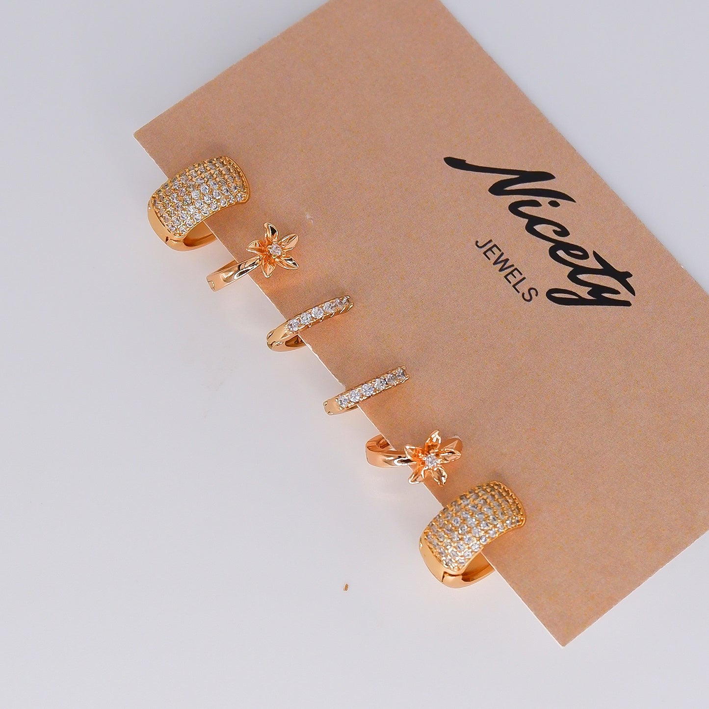 Pack Dourado Argolas Hipoalergénicas Flores e Brilhos