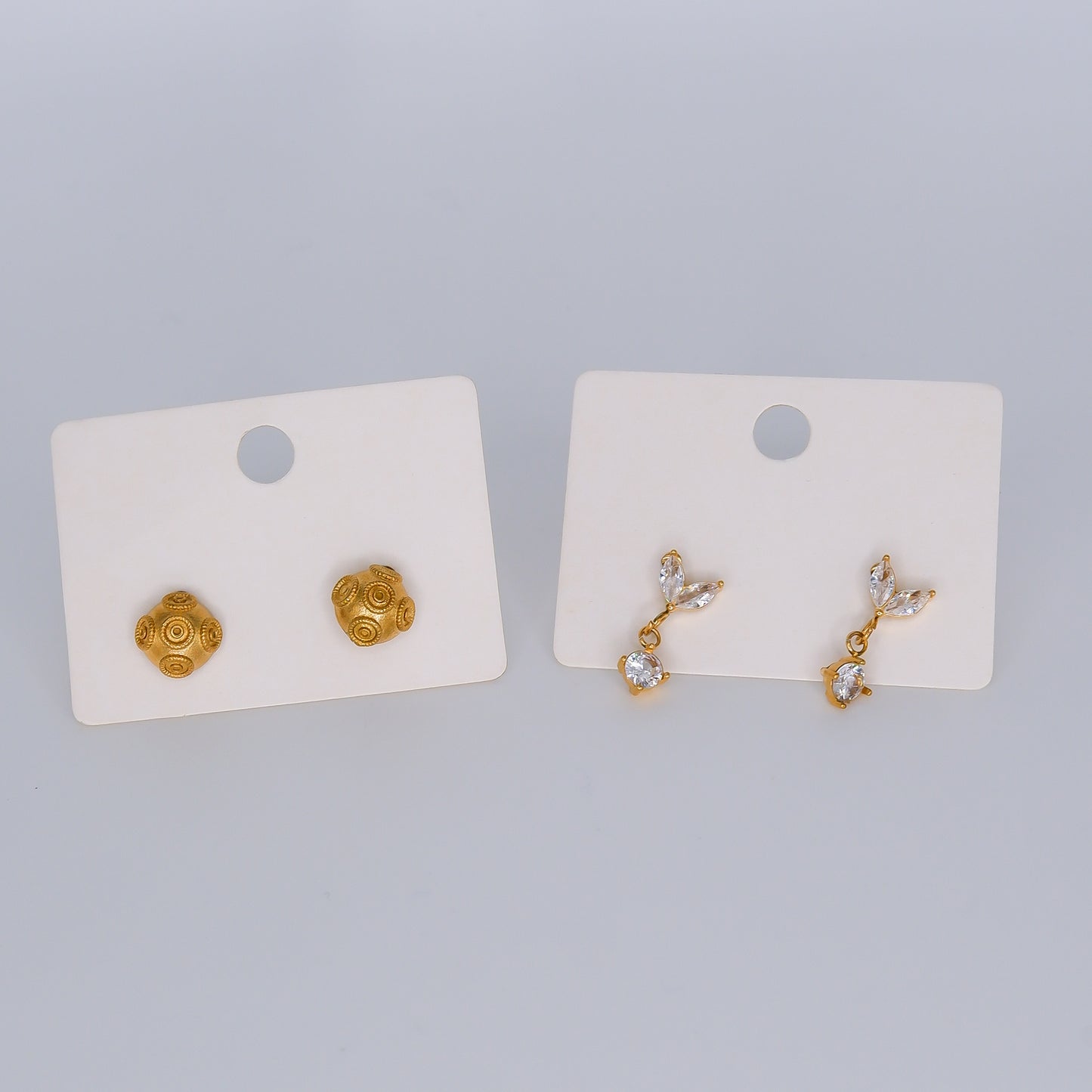 Brinco de Espeto Bola e Pedras com Pendente