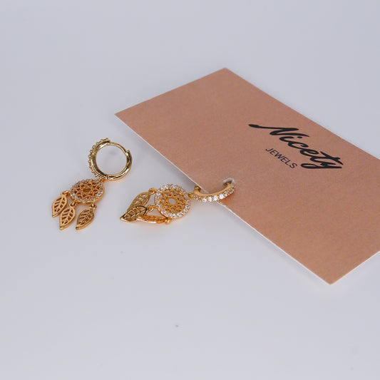 Argola com Folhas Pendentes