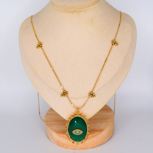 Colar Medalha Verde com Olho