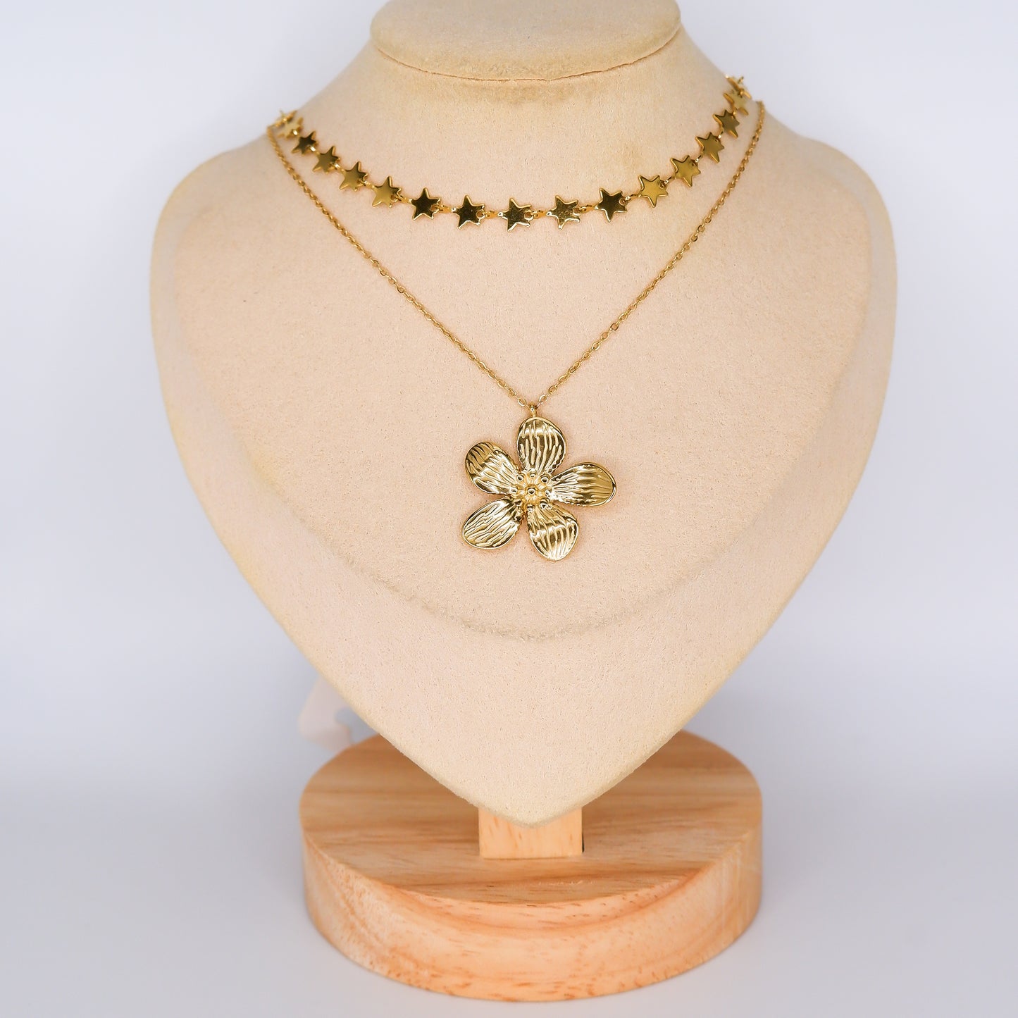 Colar Estrelas e Flor Pendente