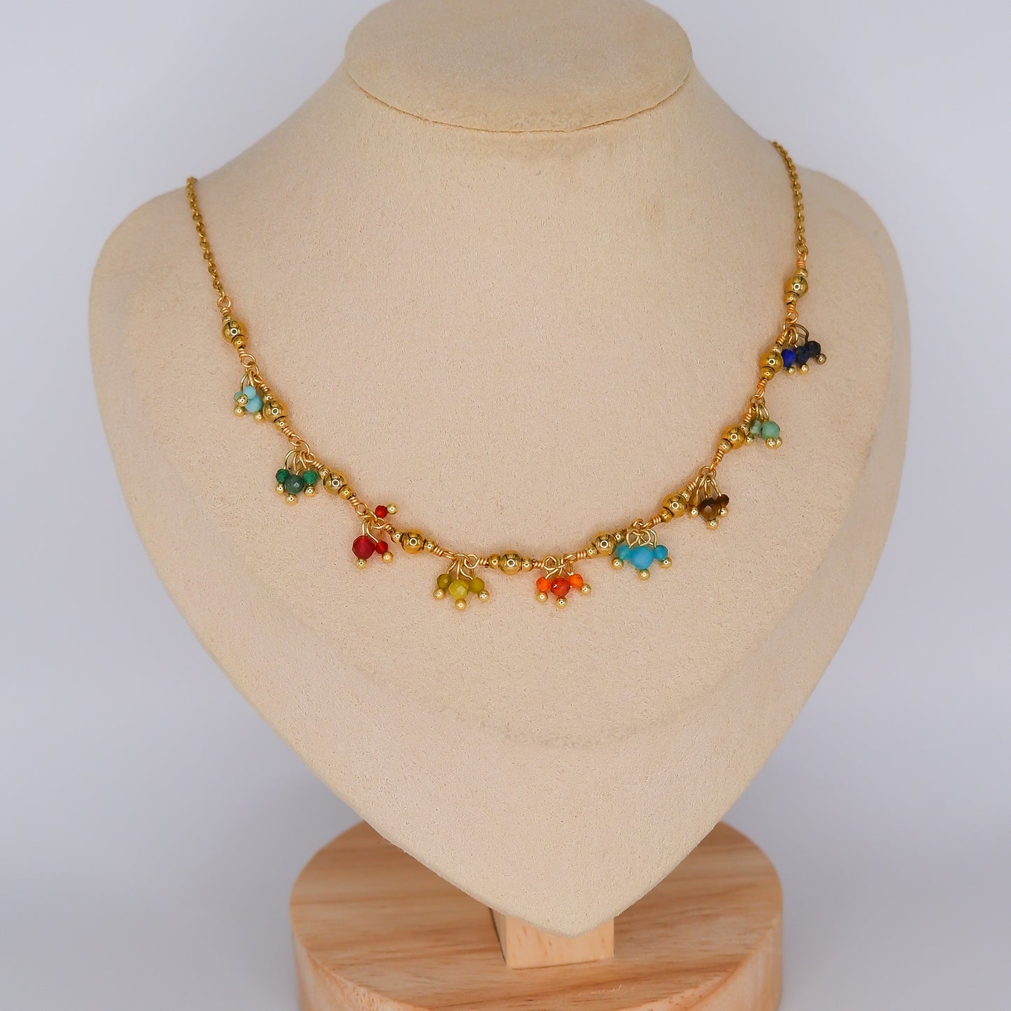 Colar Bolinhas Pendentes Multicolor