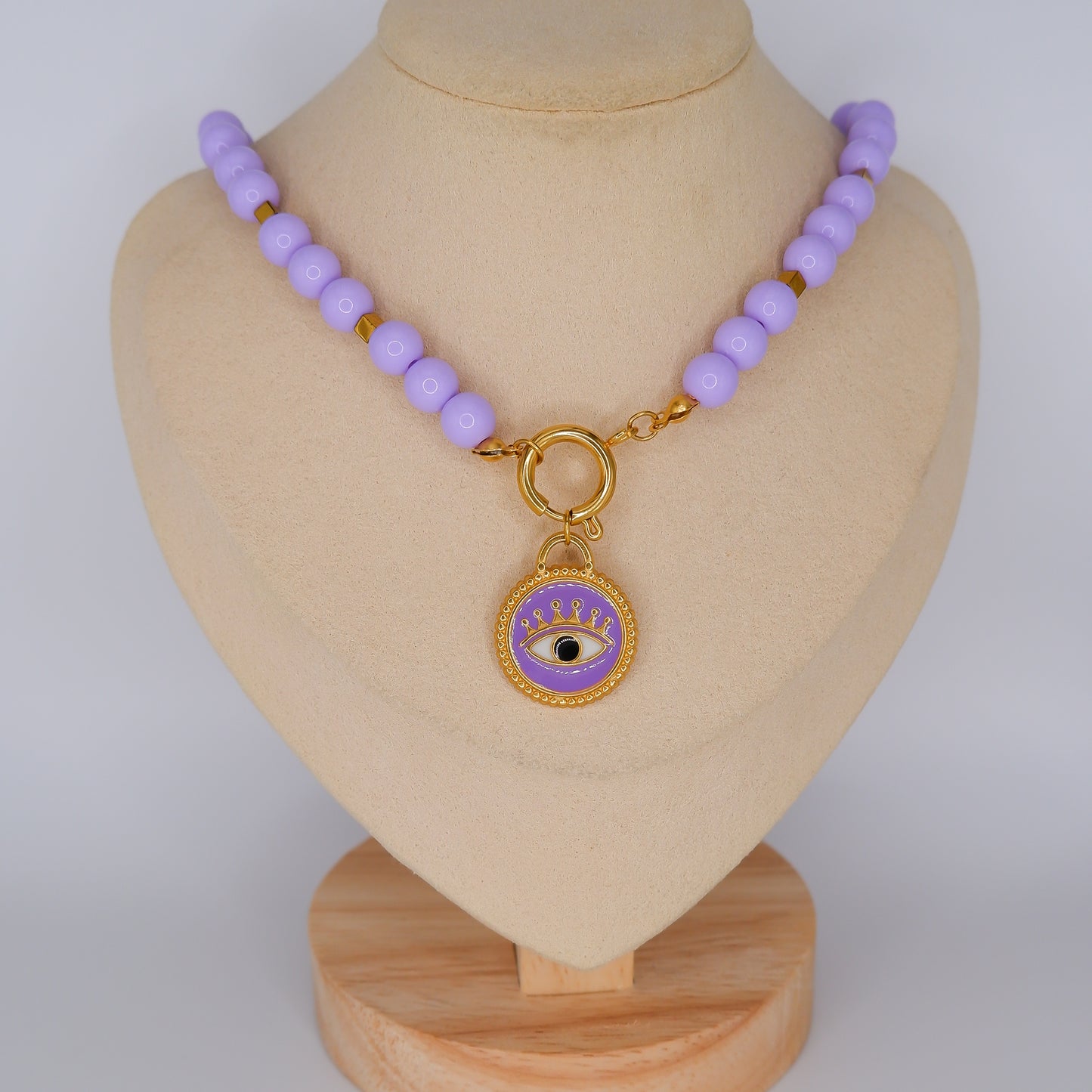 Colar Roxo com Pendente De Olho