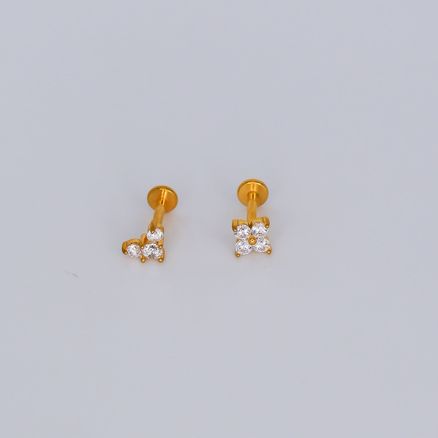 Piercing Achatado 3 Brilhos e Flor