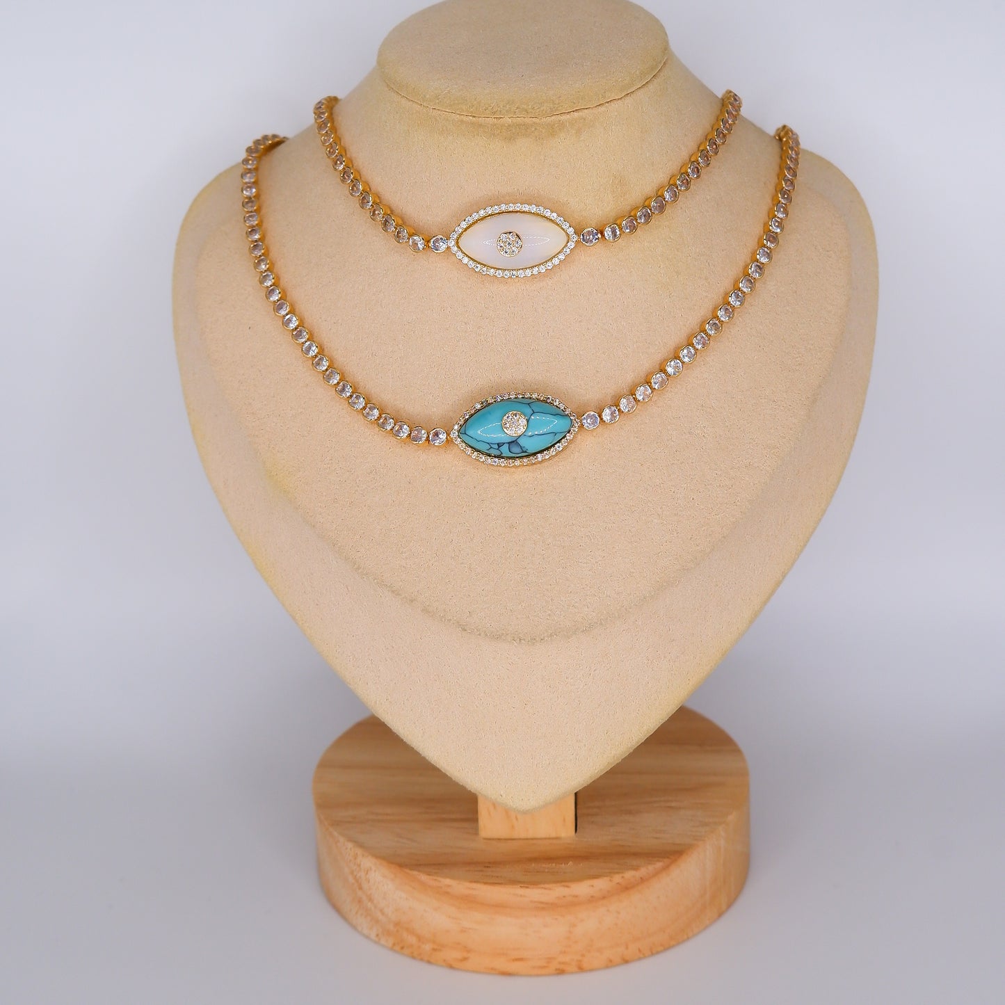 Colar Brilhante com Olho de Pedra