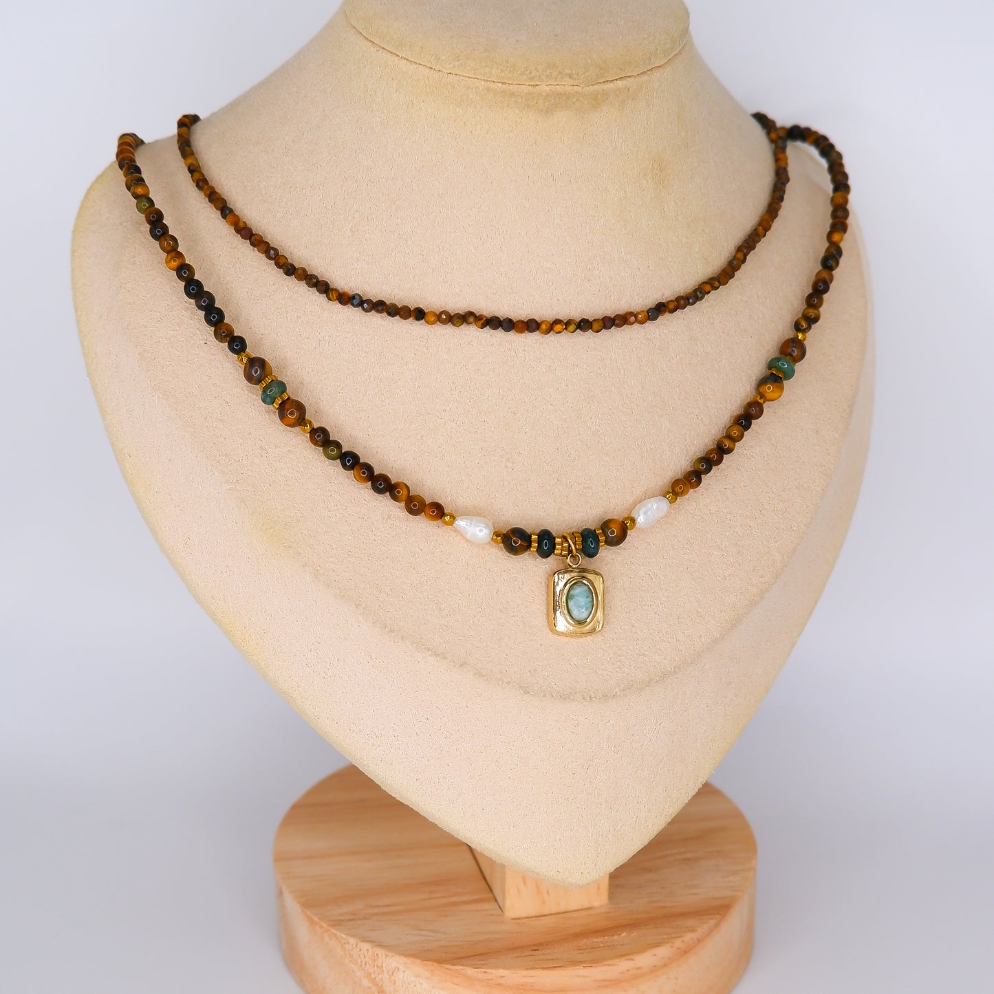 Colares Missangas e Missangas com Medalha