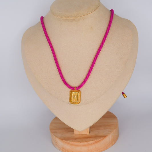 Colar Fio Rosa com Pendente