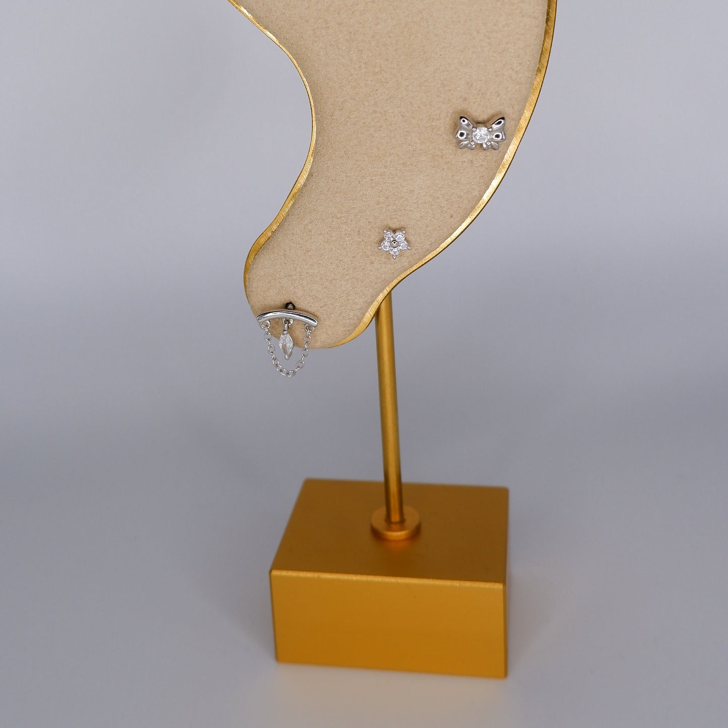 Piercings Achatados Prateados #5 Laço e Flor