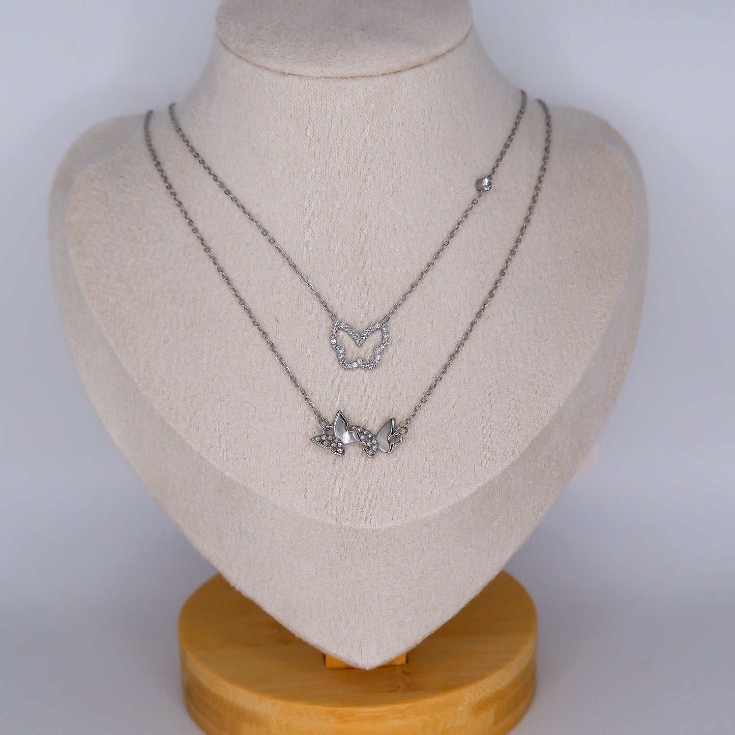 Colar Borboleta Brilhante e 2 Borboletas