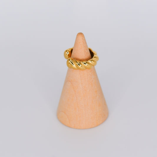 Earcuff Dourada Enrolada